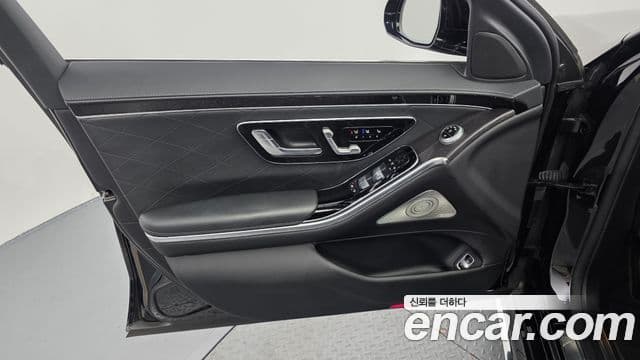 Mercedes-Benz S-Class 2021 — Photo 16/39