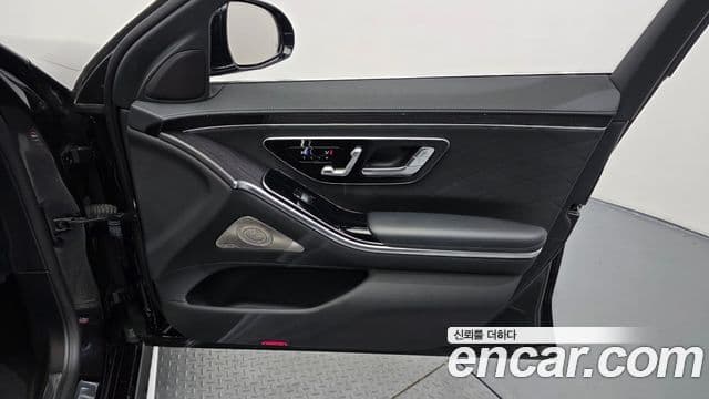Mercedes-Benz S-Class 2021 — Photo 21/39
