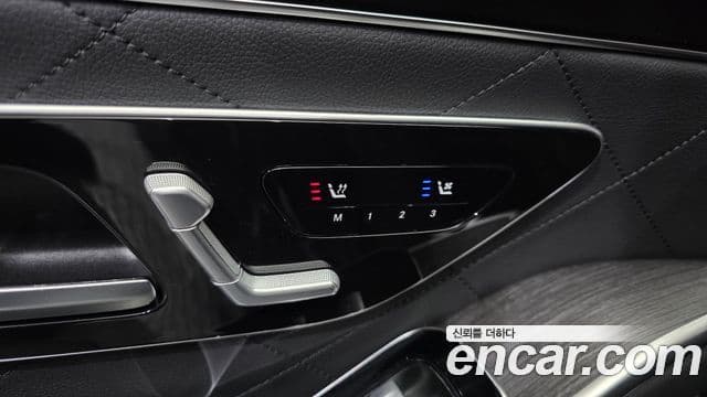 Mercedes-Benz S-Class 2021 — Photo 27/39