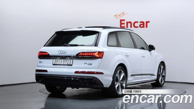 Audi Q7 2022 — Şəkil 2/20