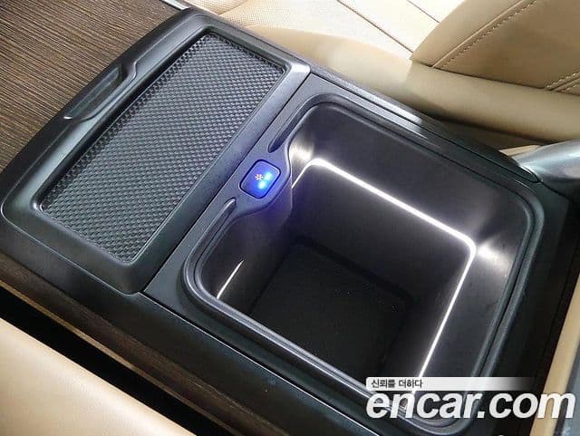 Land Rover Range Rover 2024 — ფოტო 4/20