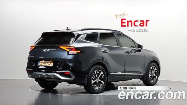 Kia Sportage 2023 — ფოტო 21/32