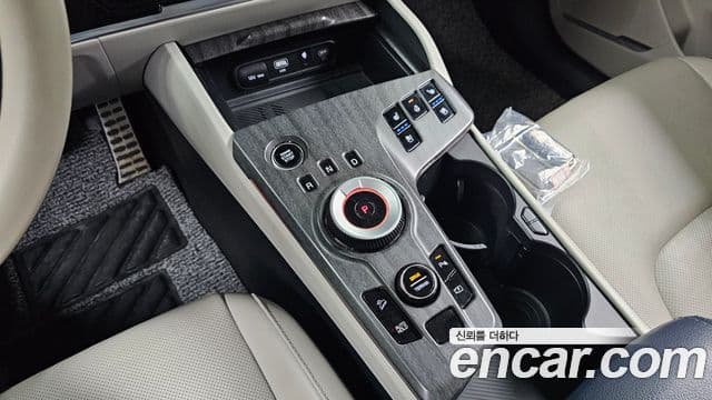Kia Sportage 2023 — ფოტო 27/32
