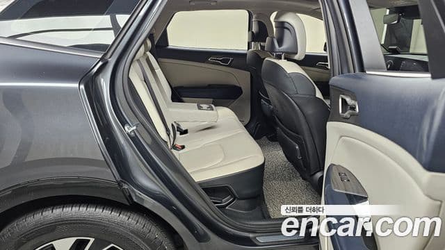 Kia Sportage 2023 — ფოტო 2/32