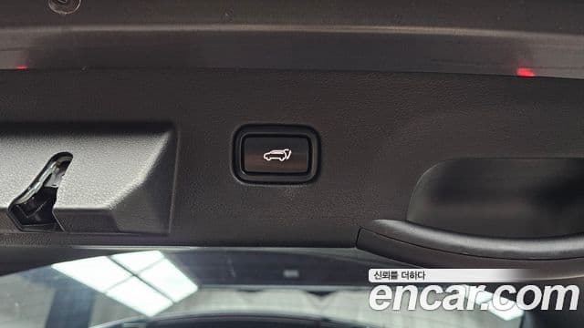 Kia Sportage 2023 — ფოტო 23/32