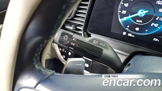 Kia Sportage 2023 — ფოტო 13/32