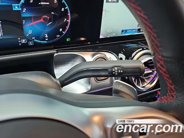 Mercedes-Benz GLB-Class 2020 — Фото 18/20