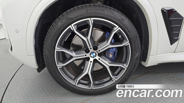BMW X5 2025 — ფოტო 33/34