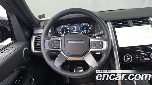 Land Rover Discovery 5 2025 — Photo 27/33
