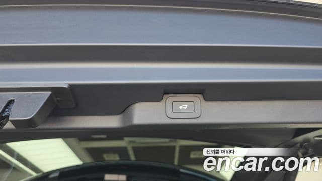 Land Rover Discovery 5 2025 — Photo 13/33