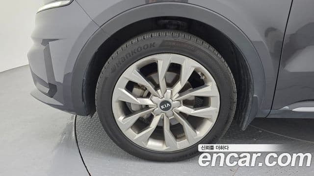 Kia Sorento 2021 — Фото 5/20