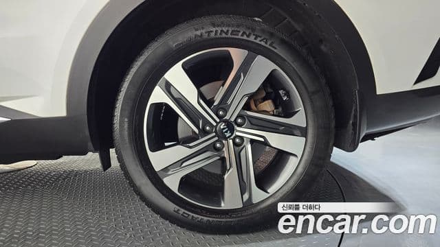 Kia Sorento 2020 — ფოტო 25/34