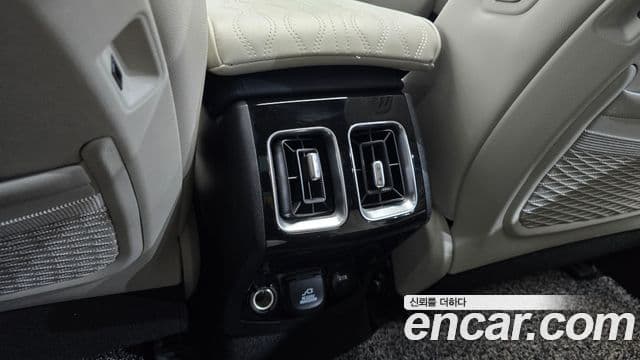 Kia Sorento 2020 — ფოტო 18/34