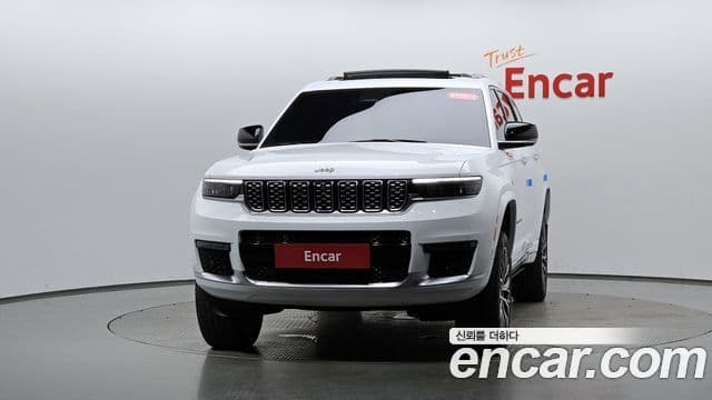 Jeep Grand Cherokee 2023 — Фото 3/20