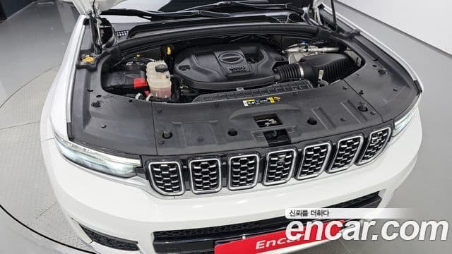 Jeep Grand Cherokee 2023 — Фото 6/20