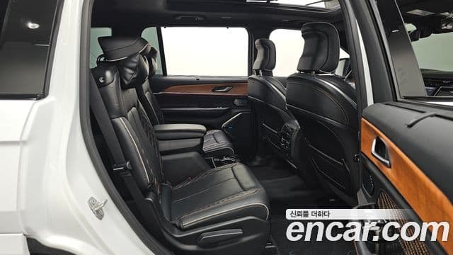 Jeep Grand Cherokee 2023 — Фото 13/20