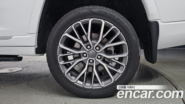 Jeep Grand Cherokee 2023 — Photo 16/40