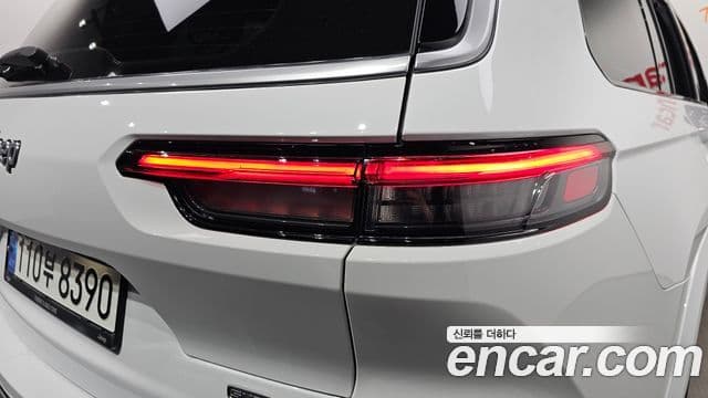 Jeep Grand Cherokee 2023 — Photo 13/40