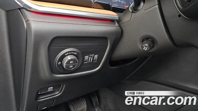 Jeep Grand Cherokee 2023 — Photo 1/40
