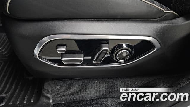Jeep Grand Cherokee 2023 — Photo 25/40