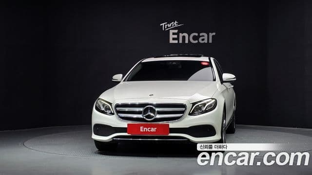 Mercedes-Benz E-Class 2019 — Фото 3/20