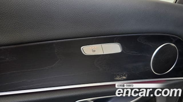Mercedes-Benz E-Class 2019 — Фото 19/20