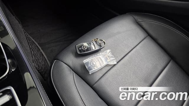 Mercedes-Benz E-Class 2019 — ფოტო 7/35