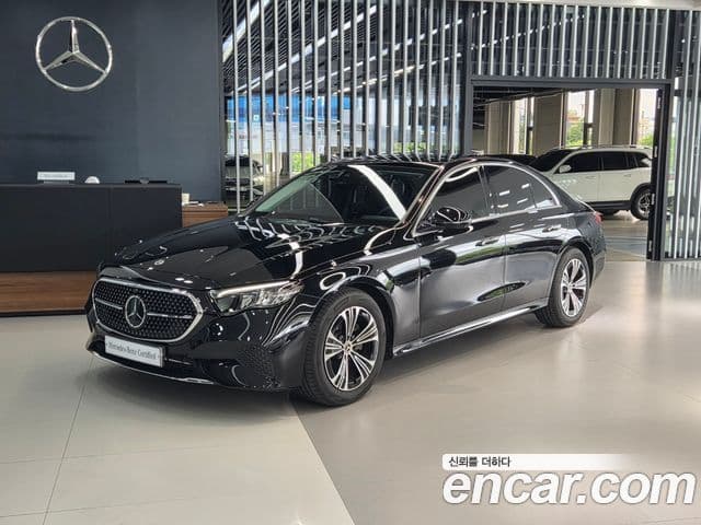 Mercedes-Benz E-Class 2025 — Фото 1/20
