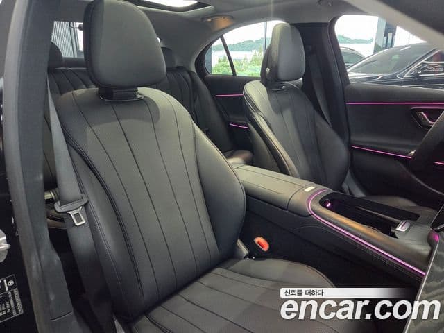 Mercedes-Benz E-Class 2025 — Фото 10/20
