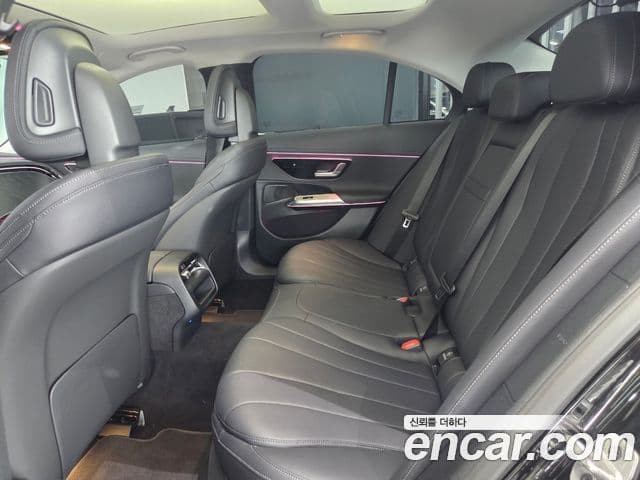 Mercedes-Benz E-Class 2025 — Фото 12/20