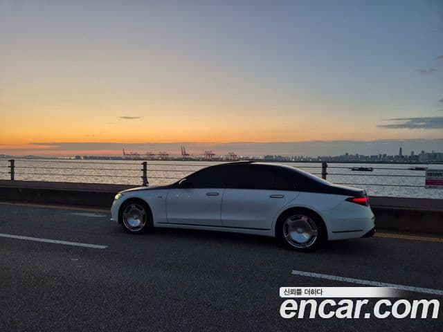 Mercedes-Benz S-Class 2023 — Фото 19/20