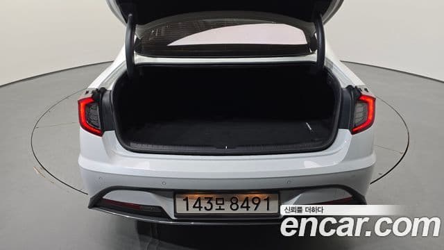 Hyundai Sonata Hybrid 2021 — Şəkil 17/20