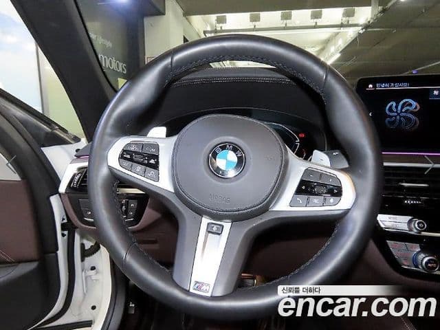 BMW 5 Series 2021 — ფოტო 7/20