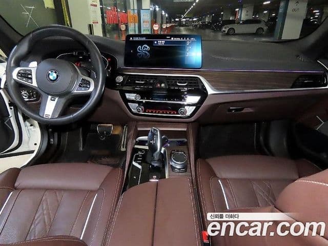 BMW 5 Series 2021 — ფოტო 9/20