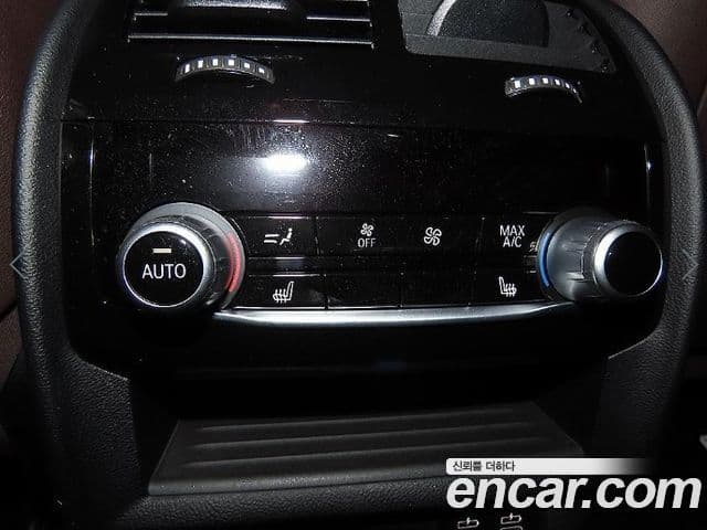BMW 5 Series 2021 — фото 14 из 20