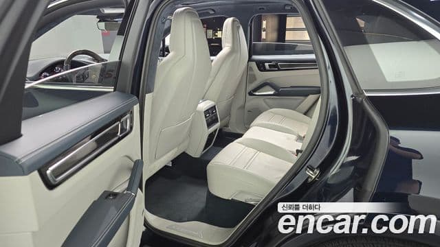 Porsche Cayenne 2020 — Şəkil 7/20