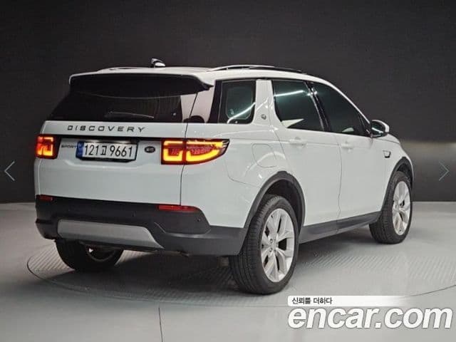 Land Rover Discovery Sport 2022 — Фото 2/20