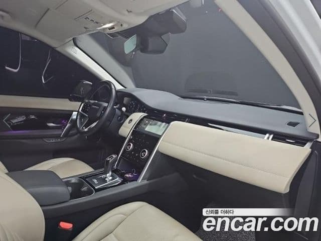 Land Rover Discovery Sport 2022 — Фото 16/20