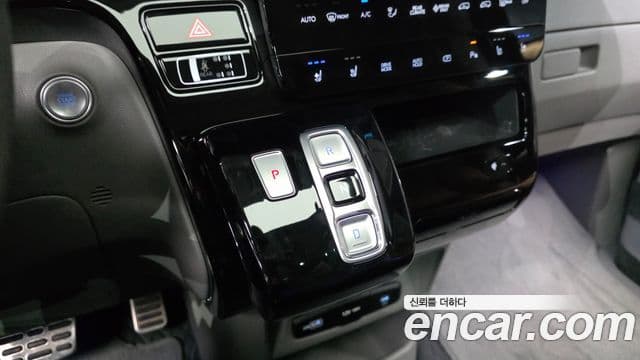 Hyundai Staria 2024 — Фото 9/20