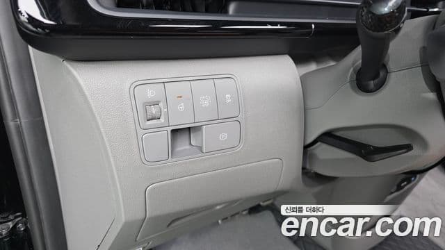 Hyundai Staria 2024 — ფოტო 35/36