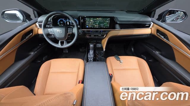 Toyota Camry 2025 — Photo 24/36