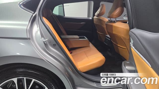 Toyota Camry 2025 — Photo 25/36