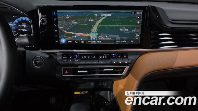 Toyota Camry 2025 — Photo 16/36