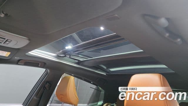 Toyota Camry 2025 — Photo 35/36