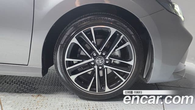 Toyota Camry 2025 — Photo 10/36