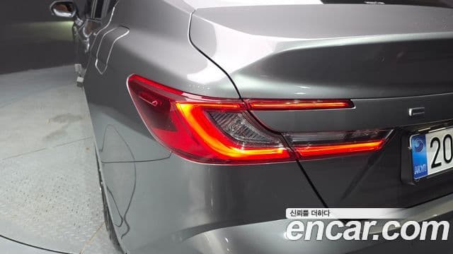 Toyota Camry 2025 — Photo 6/36