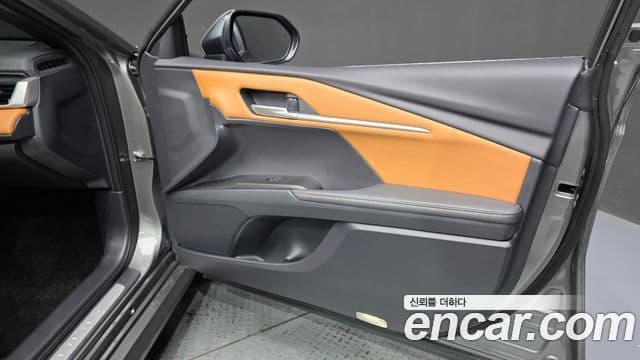 Toyota Camry 2025 — Photo 19/36