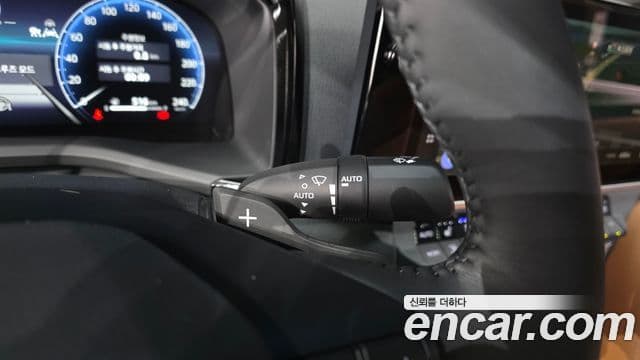 Toyota Camry 2025 — Photo 31/36