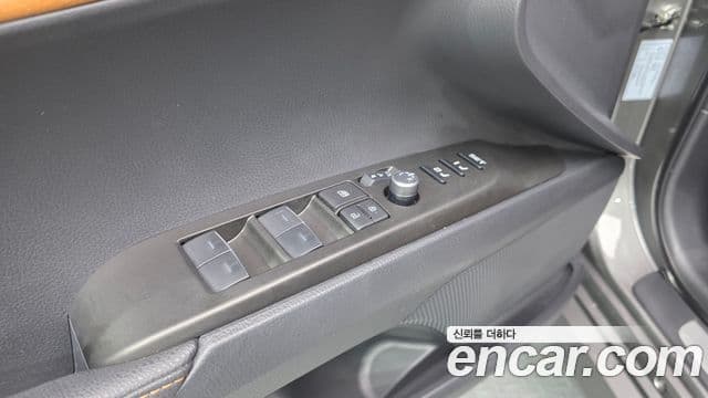 Toyota Camry 2025 — Photo 29/36