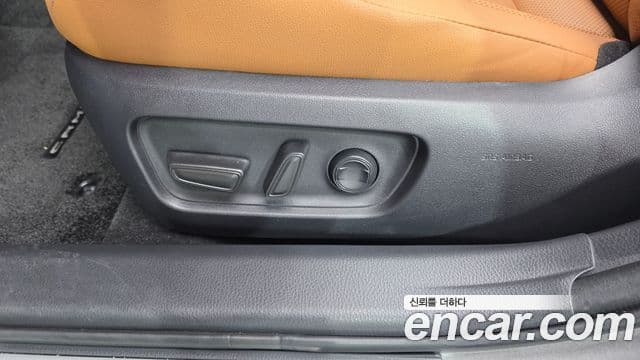 Toyota Camry 2025 — Photo 14/36